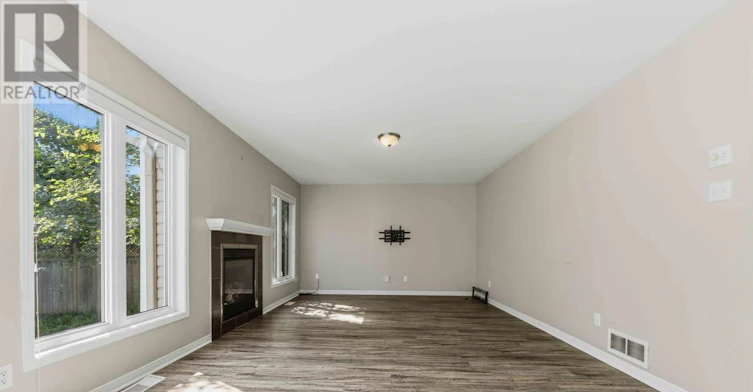 3 Gateshead Avenue, Ottawa, ON, K2K 2G3 - 9