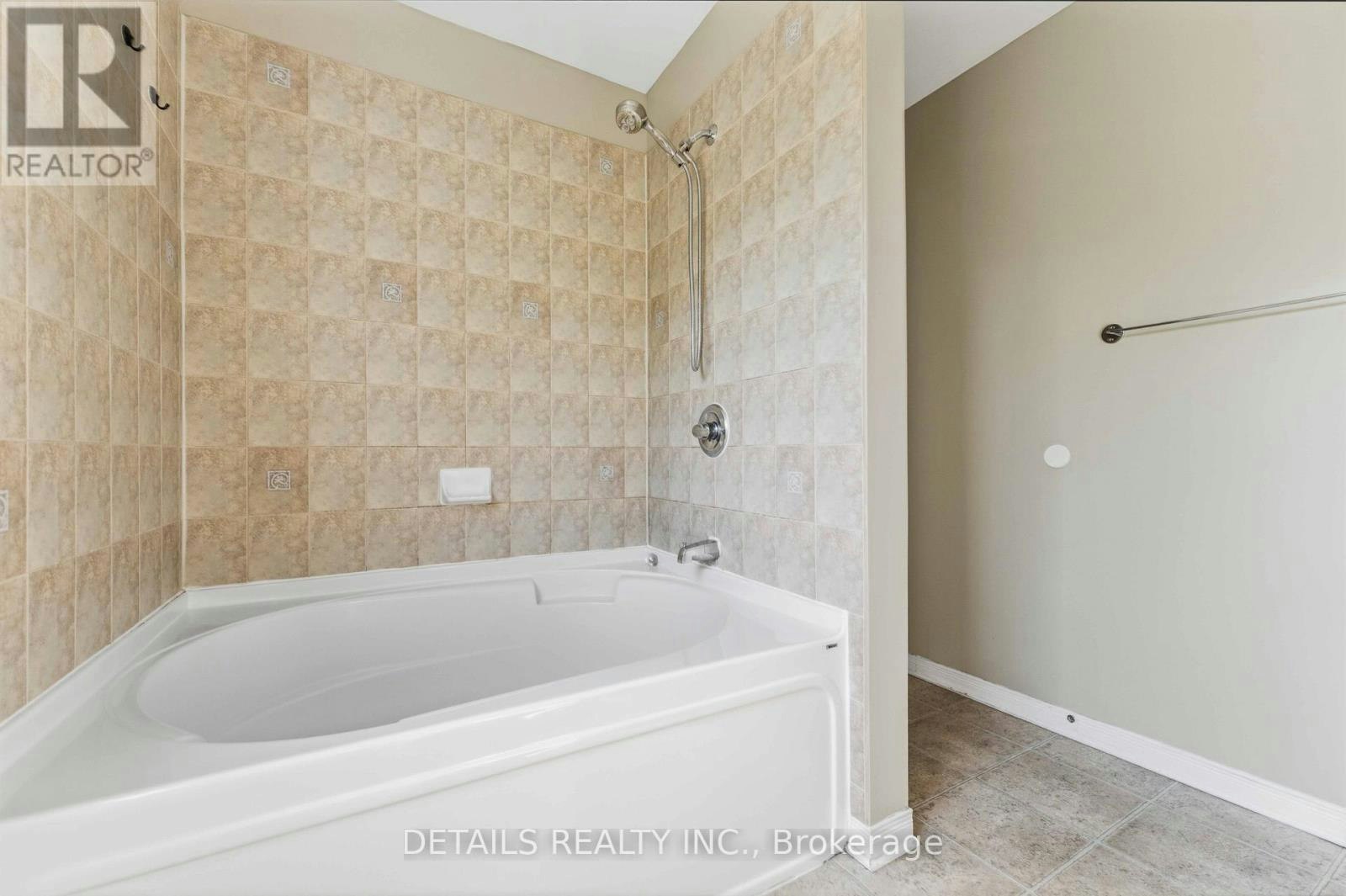 3 Gateshead Avenue, Ottawa, ON, K2K 2G3 - 31