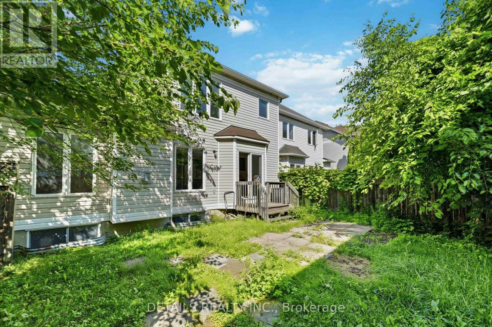 3 Gateshead Avenue, Ottawa, ON, K2K 2G3 - 4