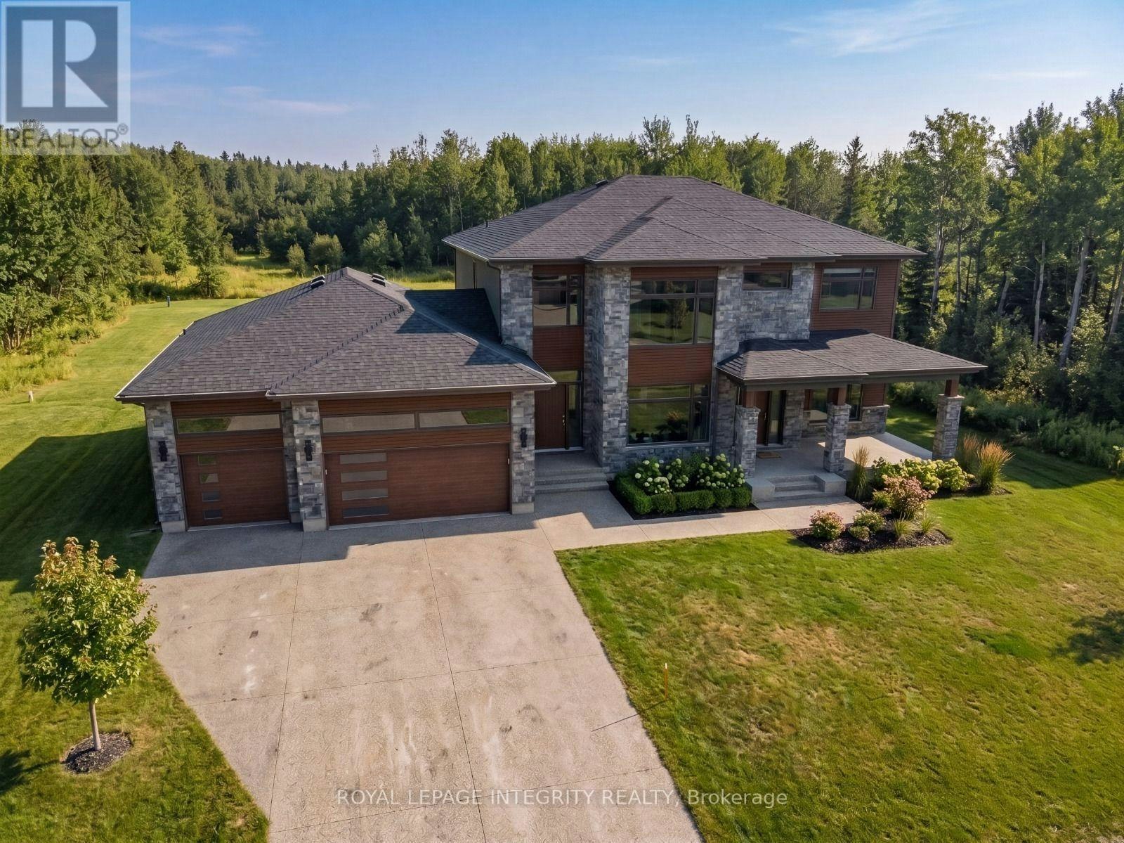 671 Ballycastle Crescent, Ottawa, ON, K1X 0A3