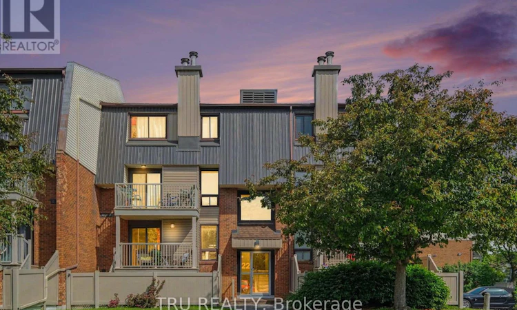 8-22 Sweetbriar Circle