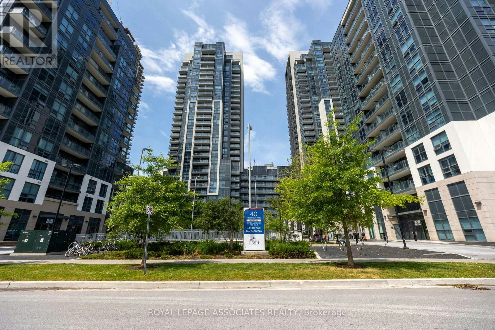 327-20 Meadowglen Place, Toronto, ON, M1G 0A9