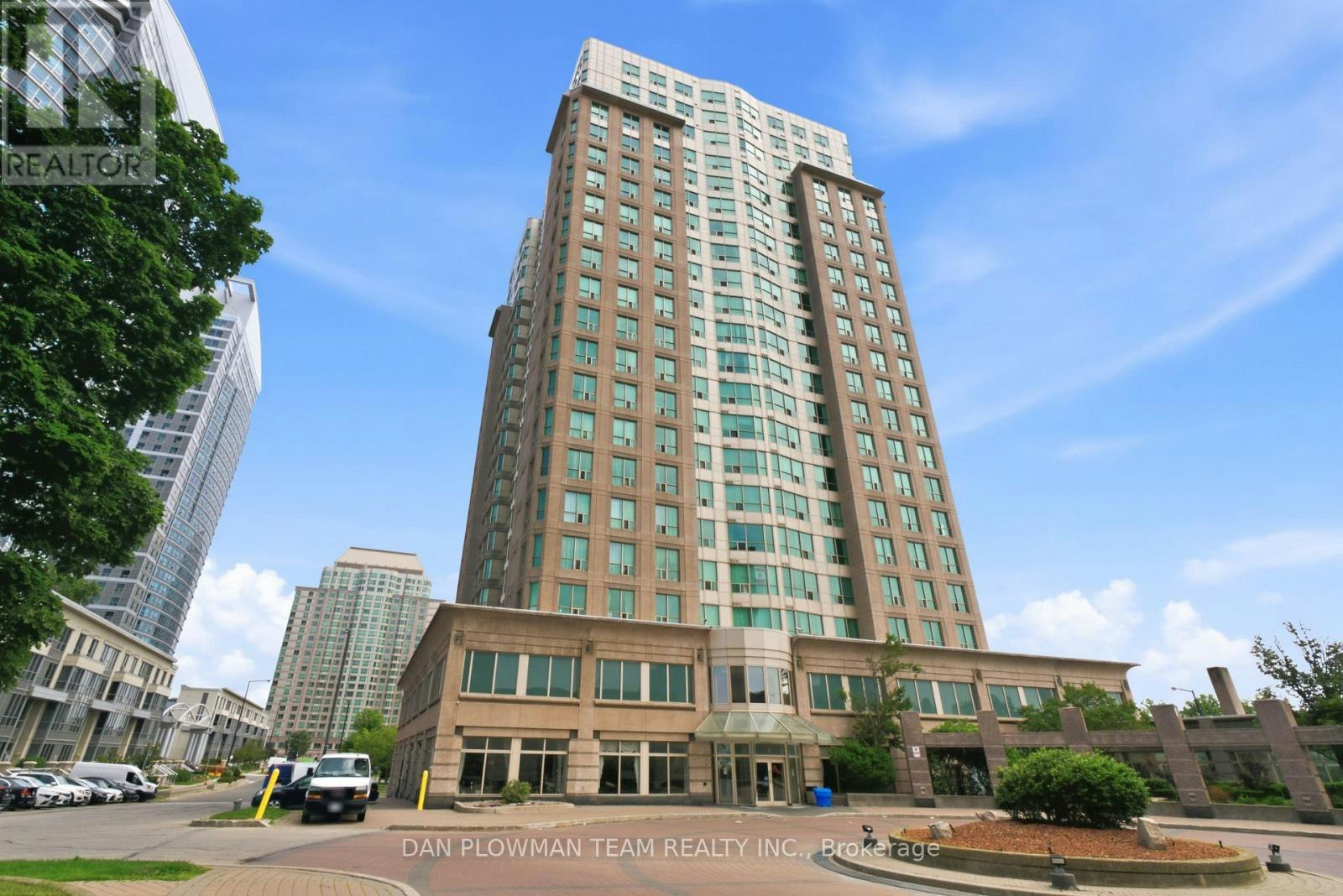 913-8 Lee Centre Drive, Toronto, ON, M1H 3H8