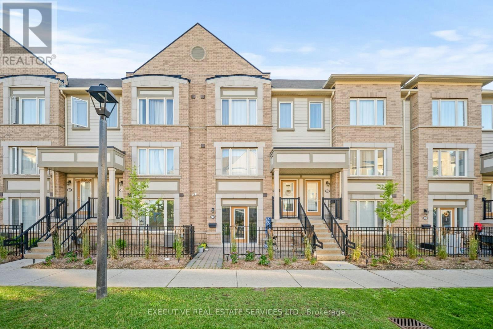 144-1 Beckenrose Court, Brampton, ON, L6Y 6G2