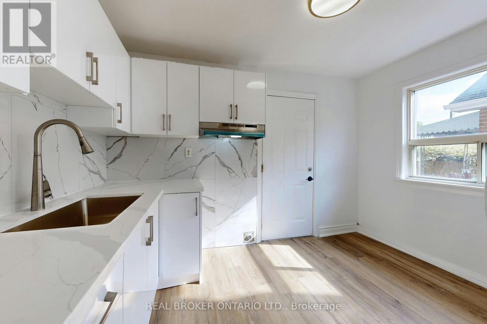 MAIN-102 Bowie Avenue, Toronto, ON, M6E 2P7 - 23