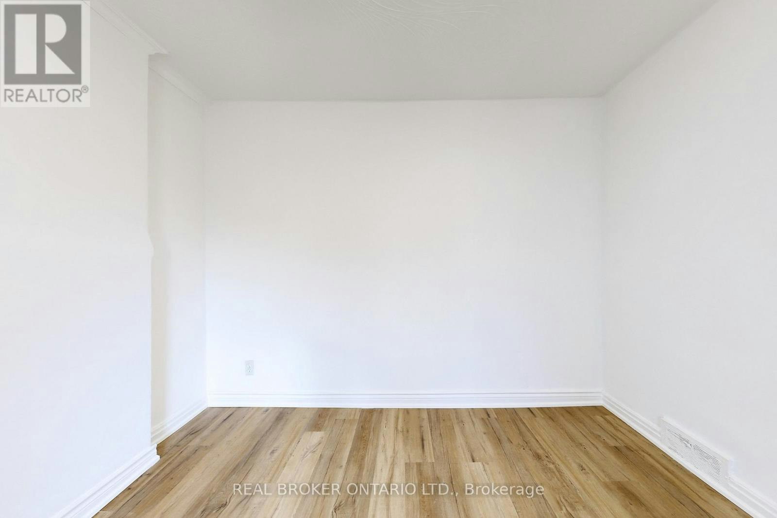 MAIN-102 Bowie Avenue, Toronto, ON, M6E 2P7 - 5