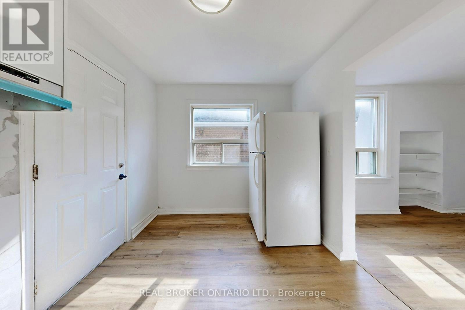 MAIN-102 Bowie Avenue, Toronto, ON, M6E 2P7 - 24