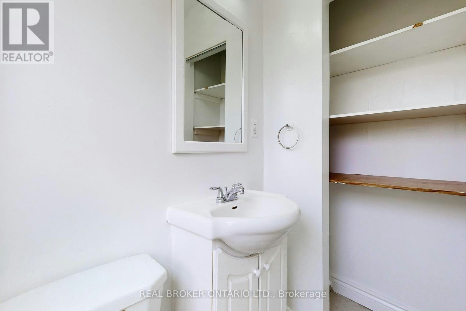 MAIN-102 Bowie Avenue, Toronto, ON, M6E 2P7 - 10