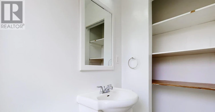 MAIN-102 Bowie Avenue, Toronto, ON, M6E 2P7 - 10