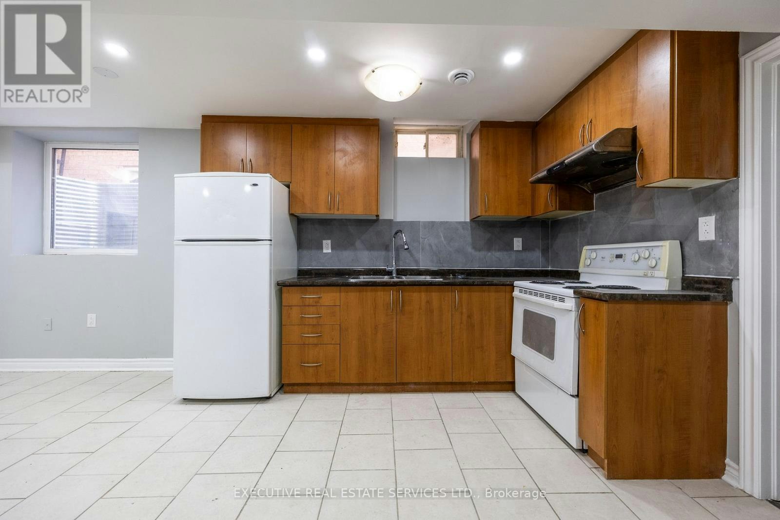 6 Gosling (Basement Street, Brampton, ON, L6Y 0T6 - 6
