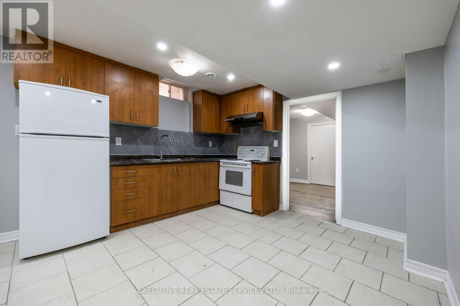 6 Gosling (Basement Street, Brampton, ON, L6Y 0T6 - 5