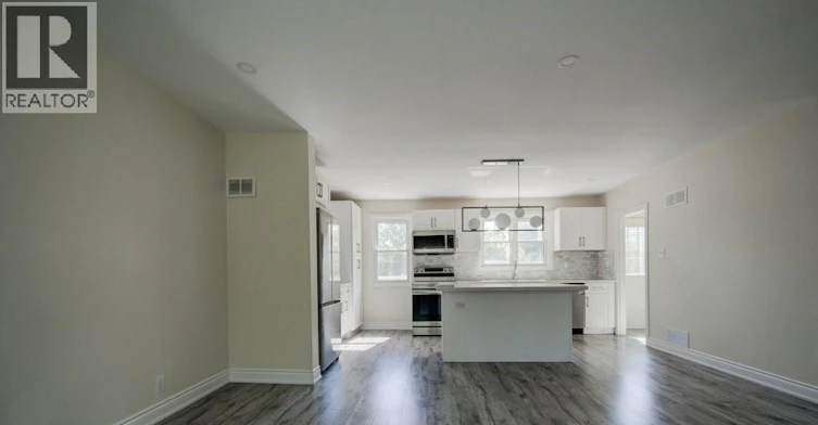 33 Sixth Avenue, Kitchener, ON, N2C 1P9 - 4