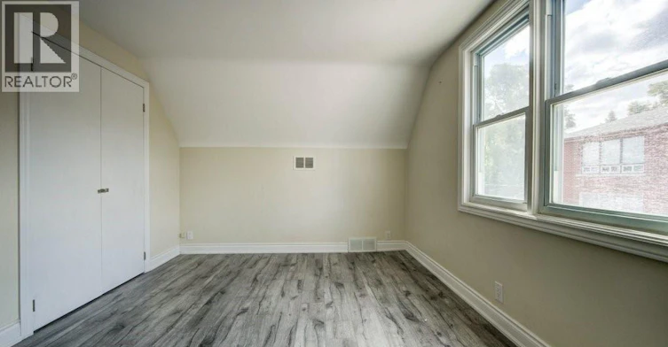 33 Sixth Avenue, Kitchener, ON, N2C 1P9 - 11