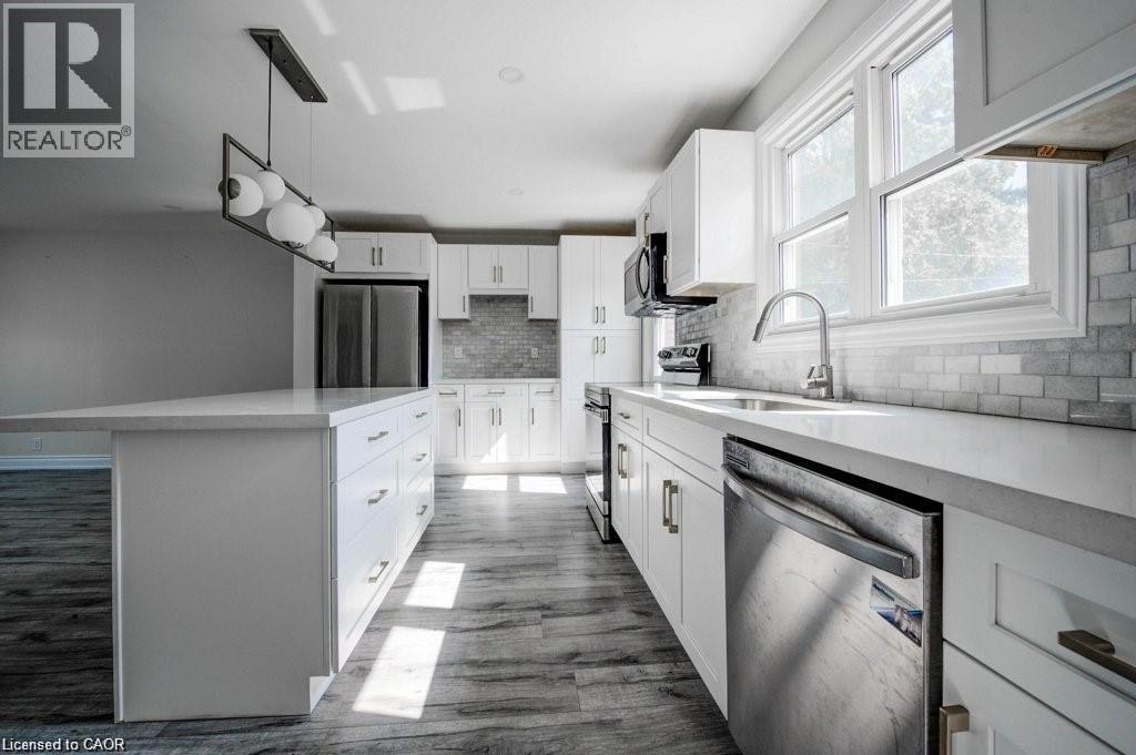33 Sixth Avenue, Kitchener, ON, N2C 1P9 - 5