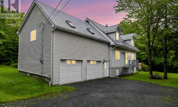 32 Kipawa Crescent