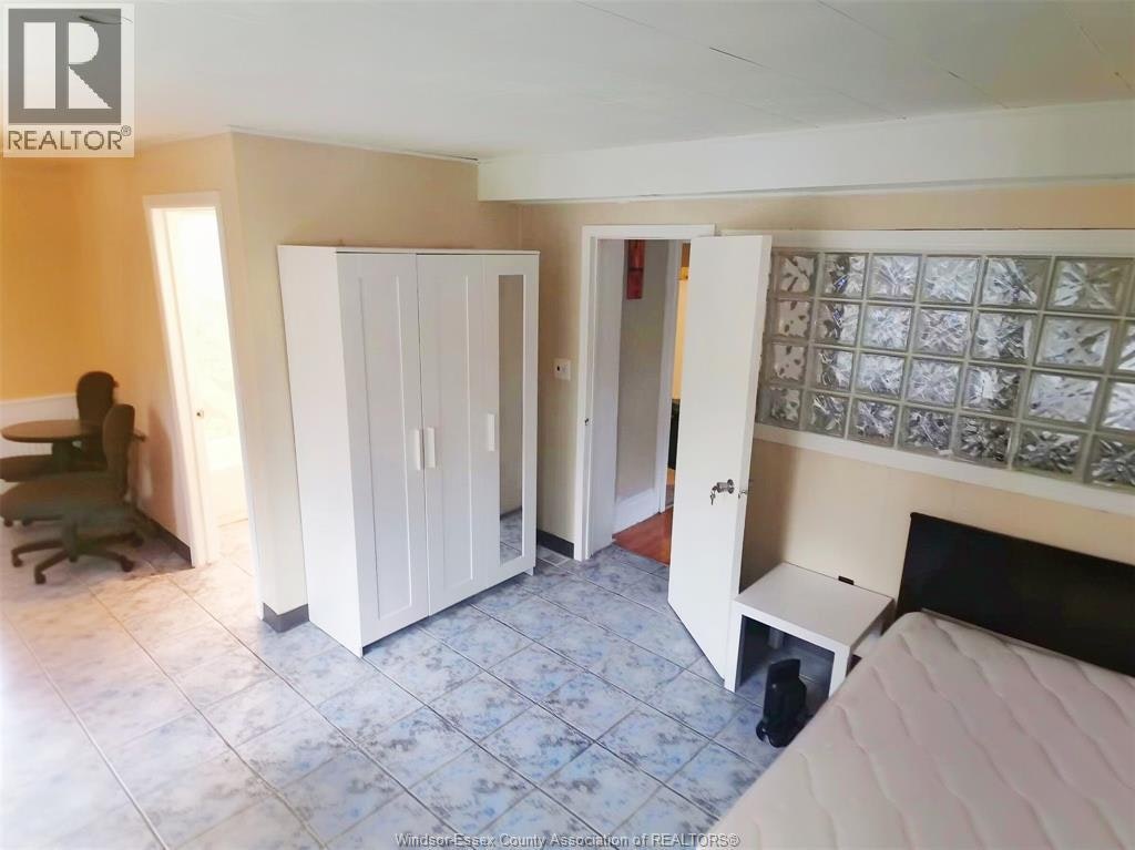 3016 Peter, Windsor, ON, N9C 1H1 - 3