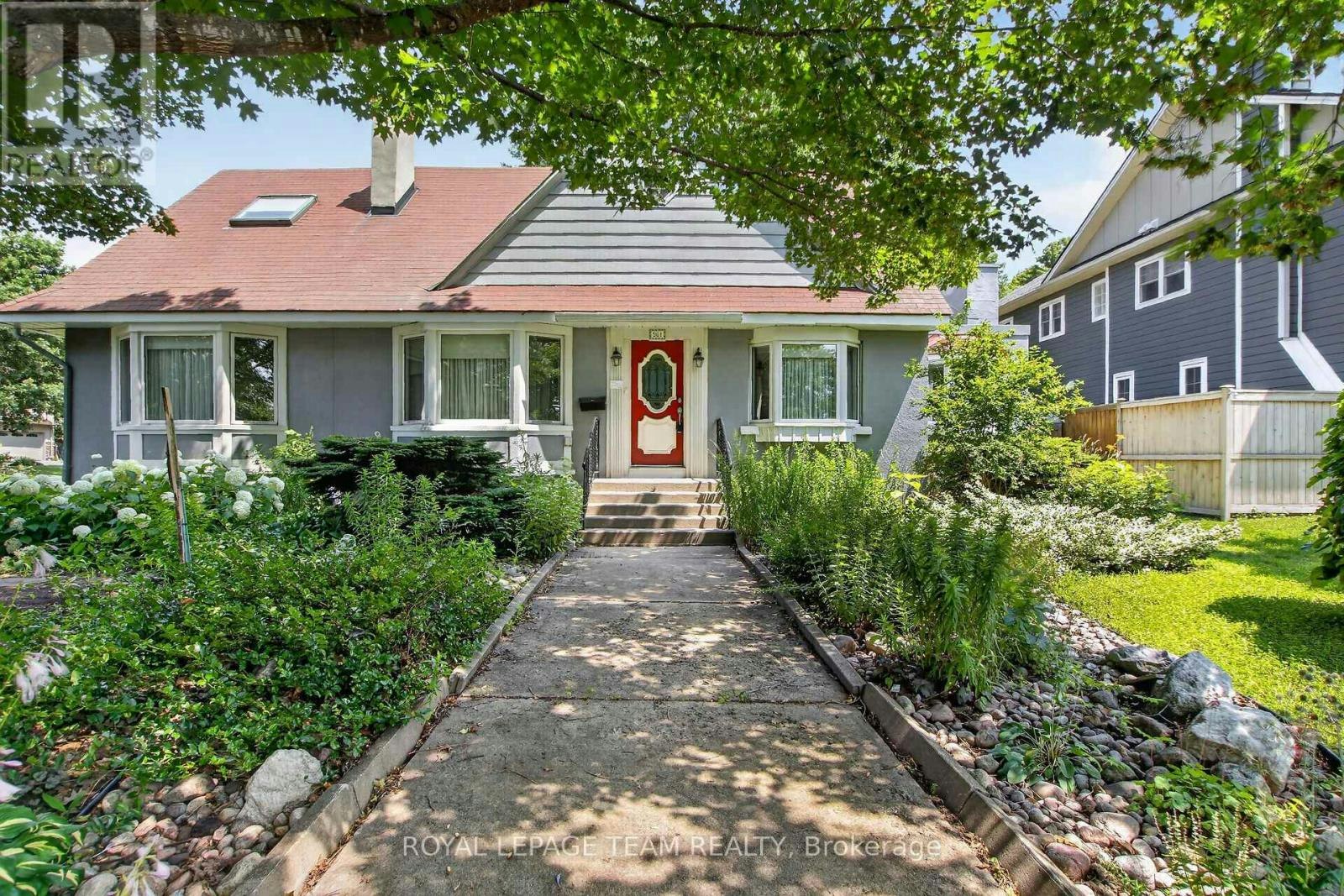 961 Kingsmere Avenue, Ottawa, ON, K2A 3K3