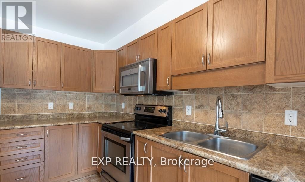 282 Macoun Circle, Ottawa, ON, K1T 0H9 - 11