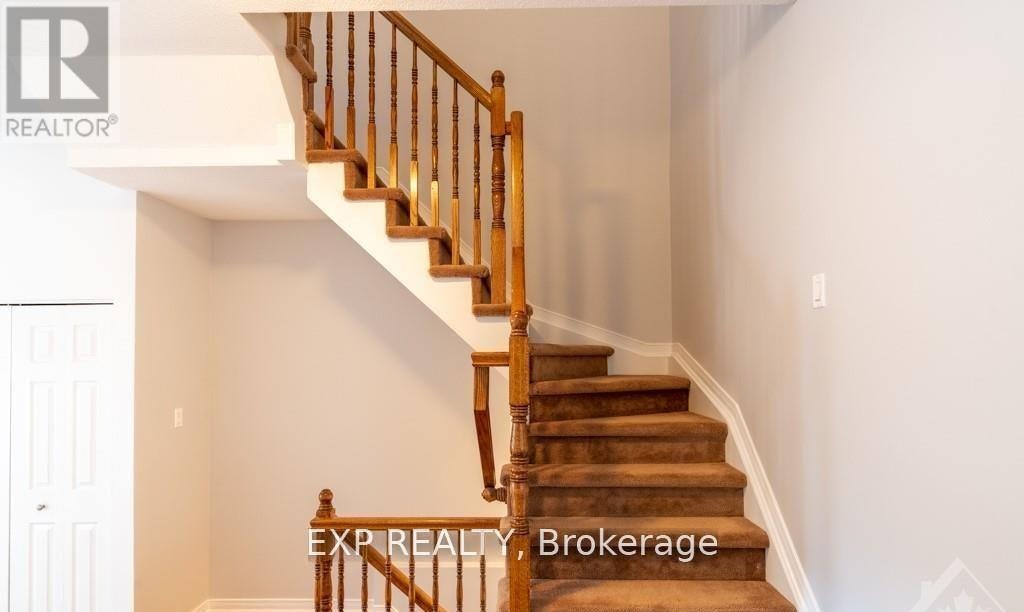 282 Macoun Circle, Ottawa, ON, K1T 0H9 - 12