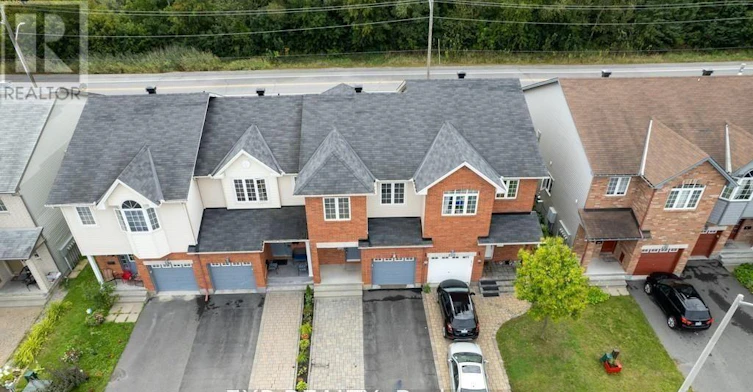282 Macoun Circle, Ottawa, ON, K1T 0H9 - 2