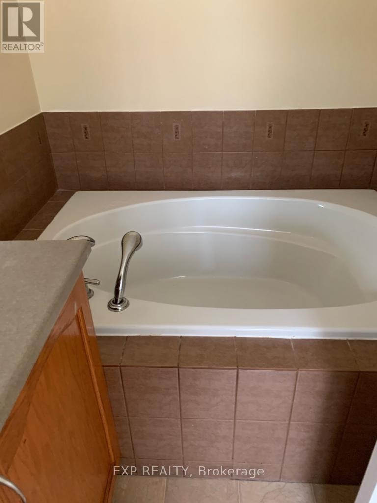 90 Brady Avenue, Ottawa, ON, K2K 0A9 - 5