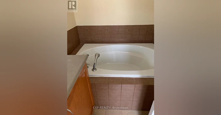 90 Brady Avenue, Ottawa, ON, K2K 0A9 - 5