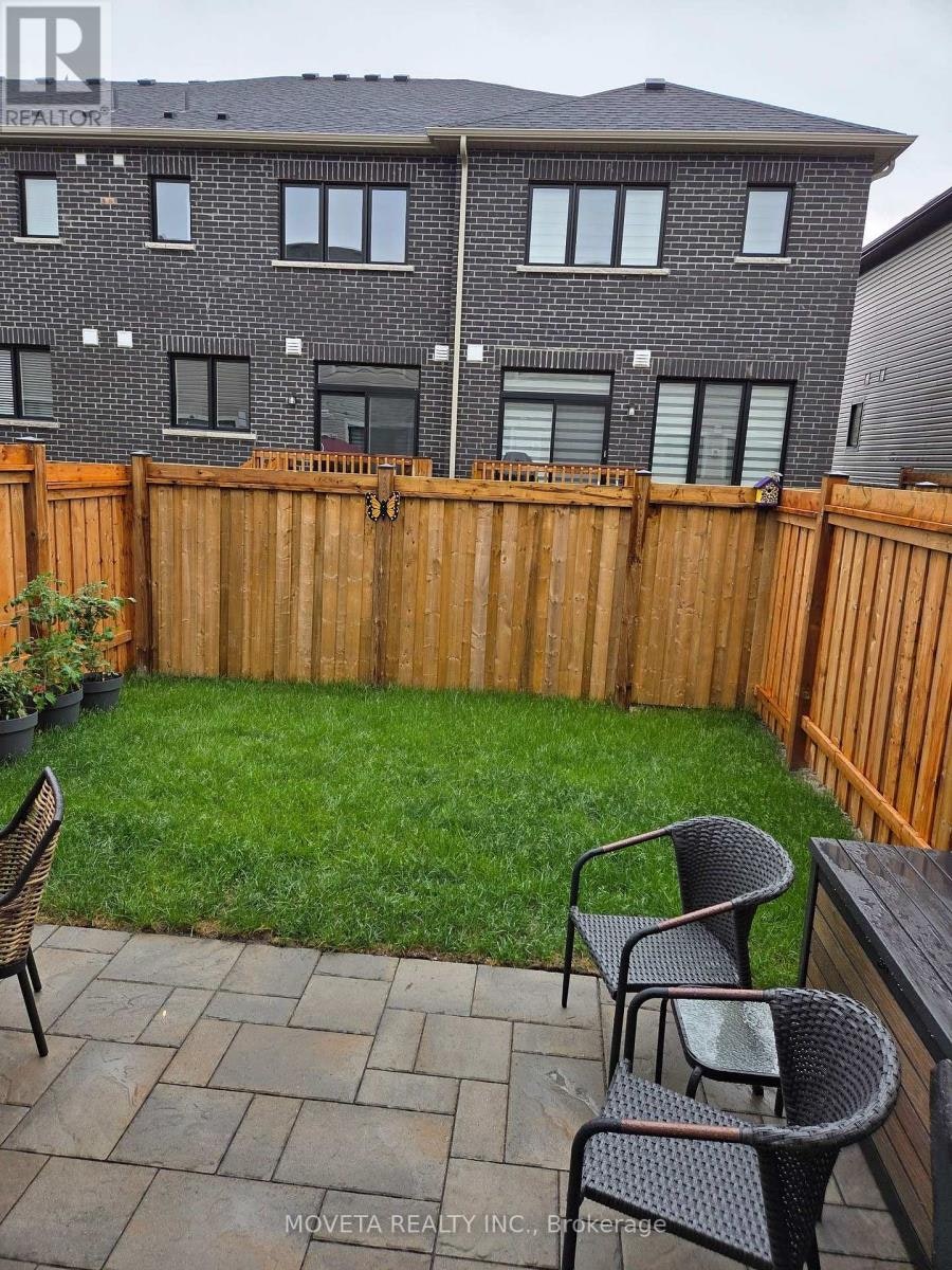 13 Milady Crescent, Barrie, ON, L9J 0X3 - 3