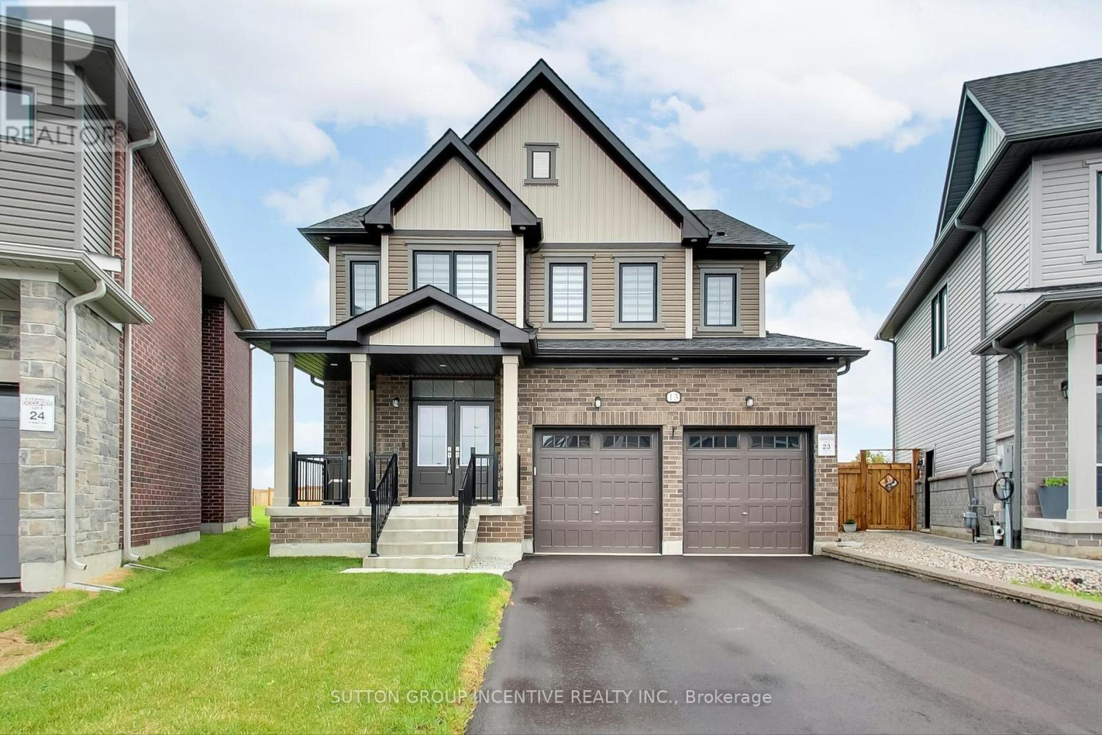 13 Abbey Crescent, Barrie, ON, L9J 0W9