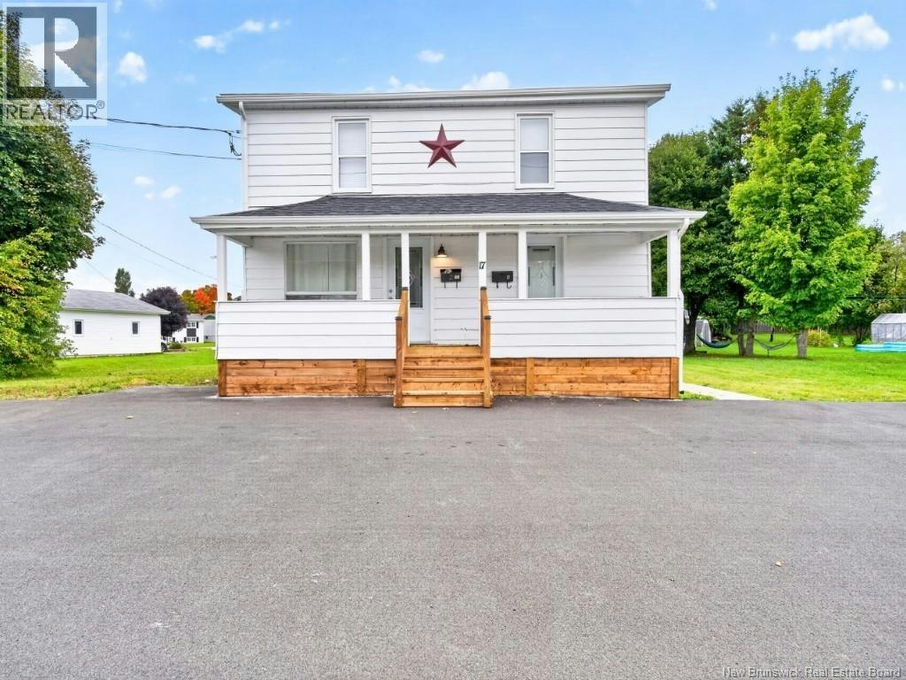 17 Dover Street, Campbellton, NB, E3N 1P4