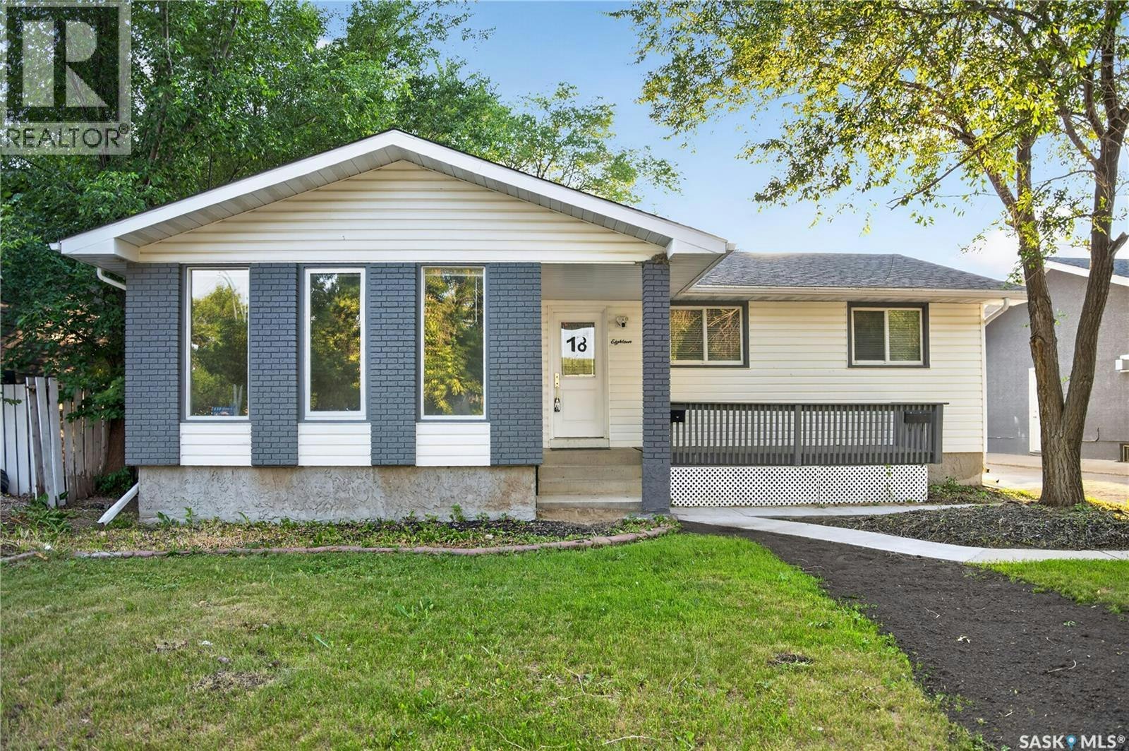 18 University Park Drive, Regina, SK, S4V 0C9