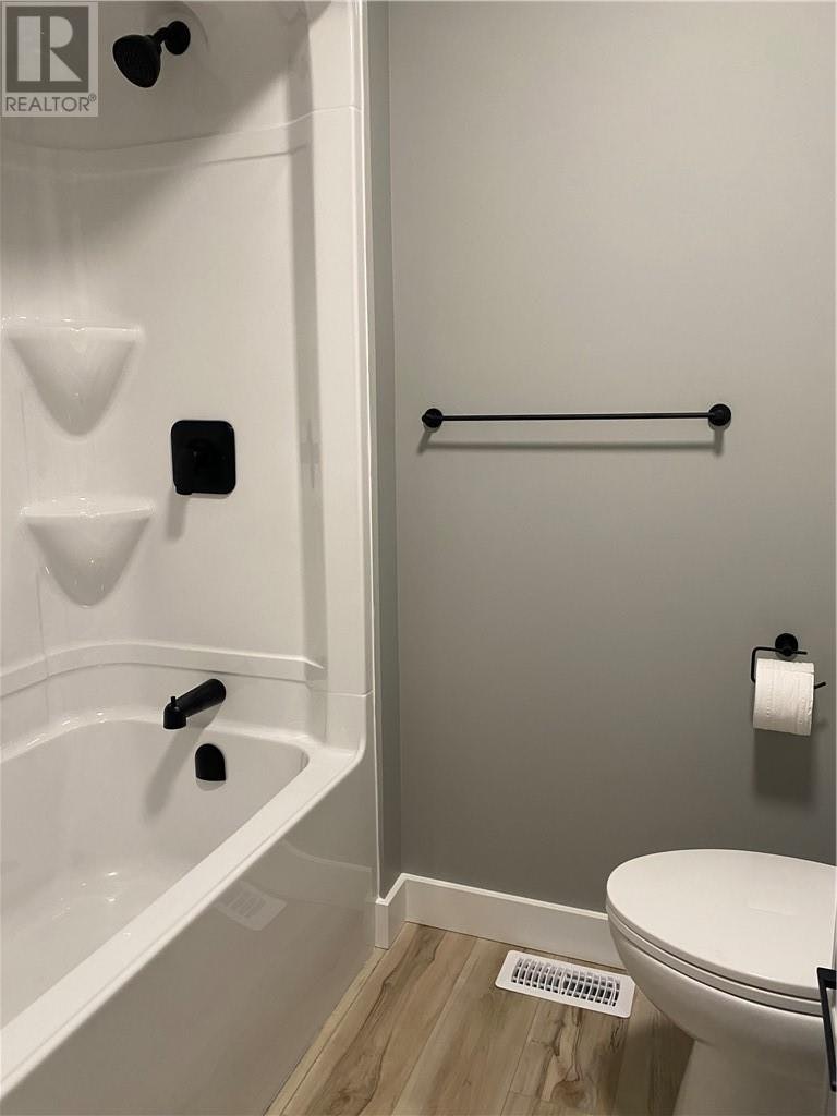 Main Floor-144 Meadowbrook Road, Greater Sudbury, ON, P0M 1B0 - 20