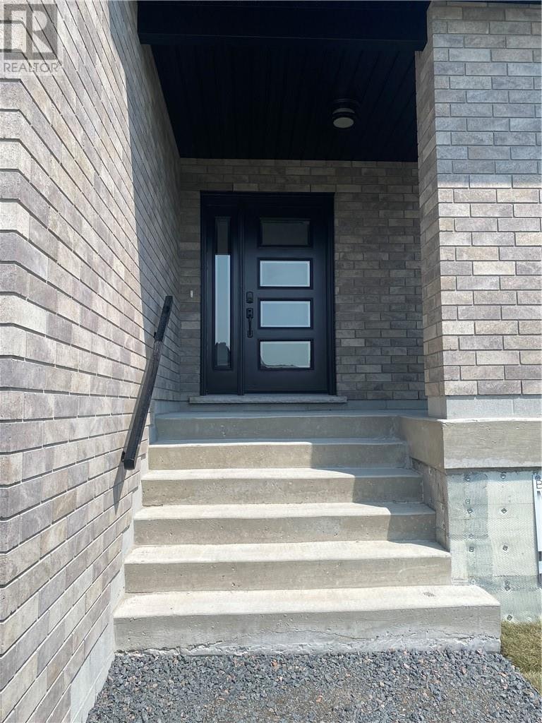 Main Floor-144 Meadowbrook Road, Greater Sudbury, ON, P0M 1B0 - 3
