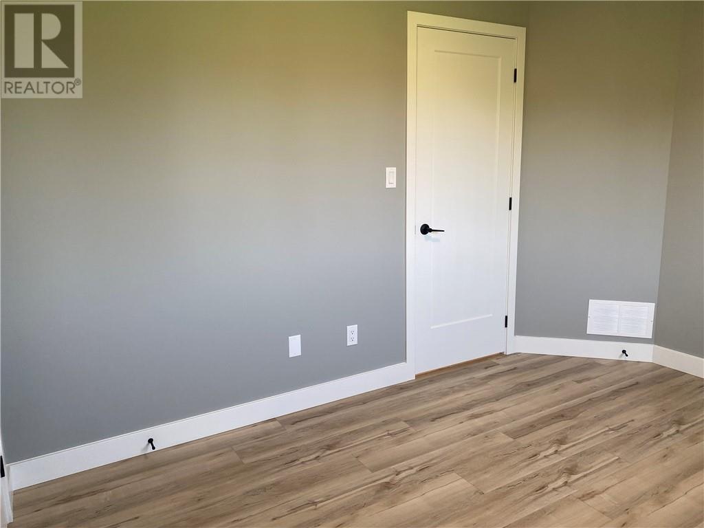 Main Floor-144 Meadowbrook Road, Greater Sudbury, ON, P0M 1B0 - 31