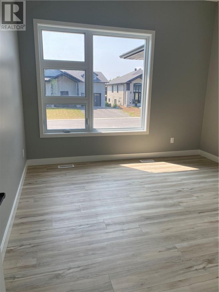 Main Floor-144 Meadowbrook Road, Greater Sudbury, ON, P0M 1B0 - 16