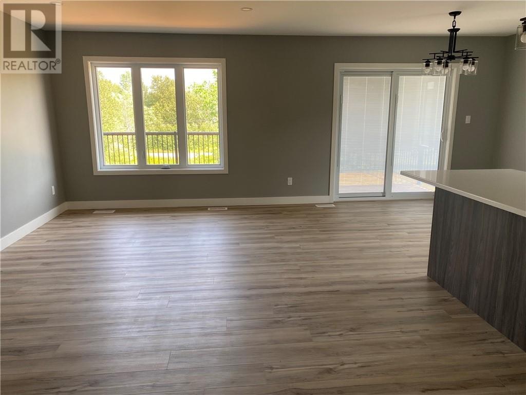 Main Floor-144 Meadowbrook Road, Greater Sudbury, ON, P0M 1B0 - 11