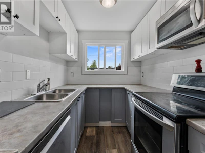 5-3135 Walnut Street - 2