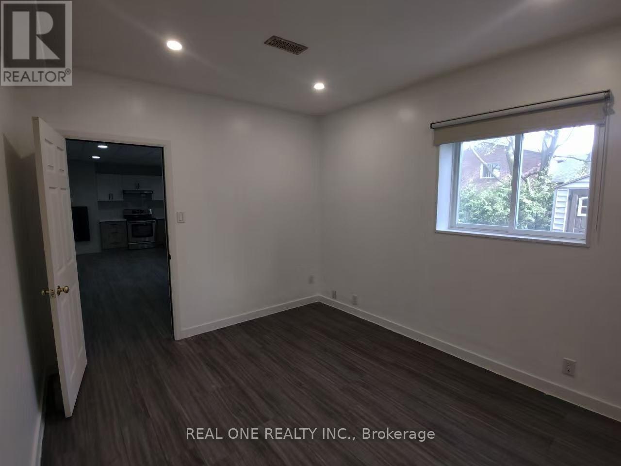 70 Closs Square, Aurora, ON, L4G 5H9 - 11