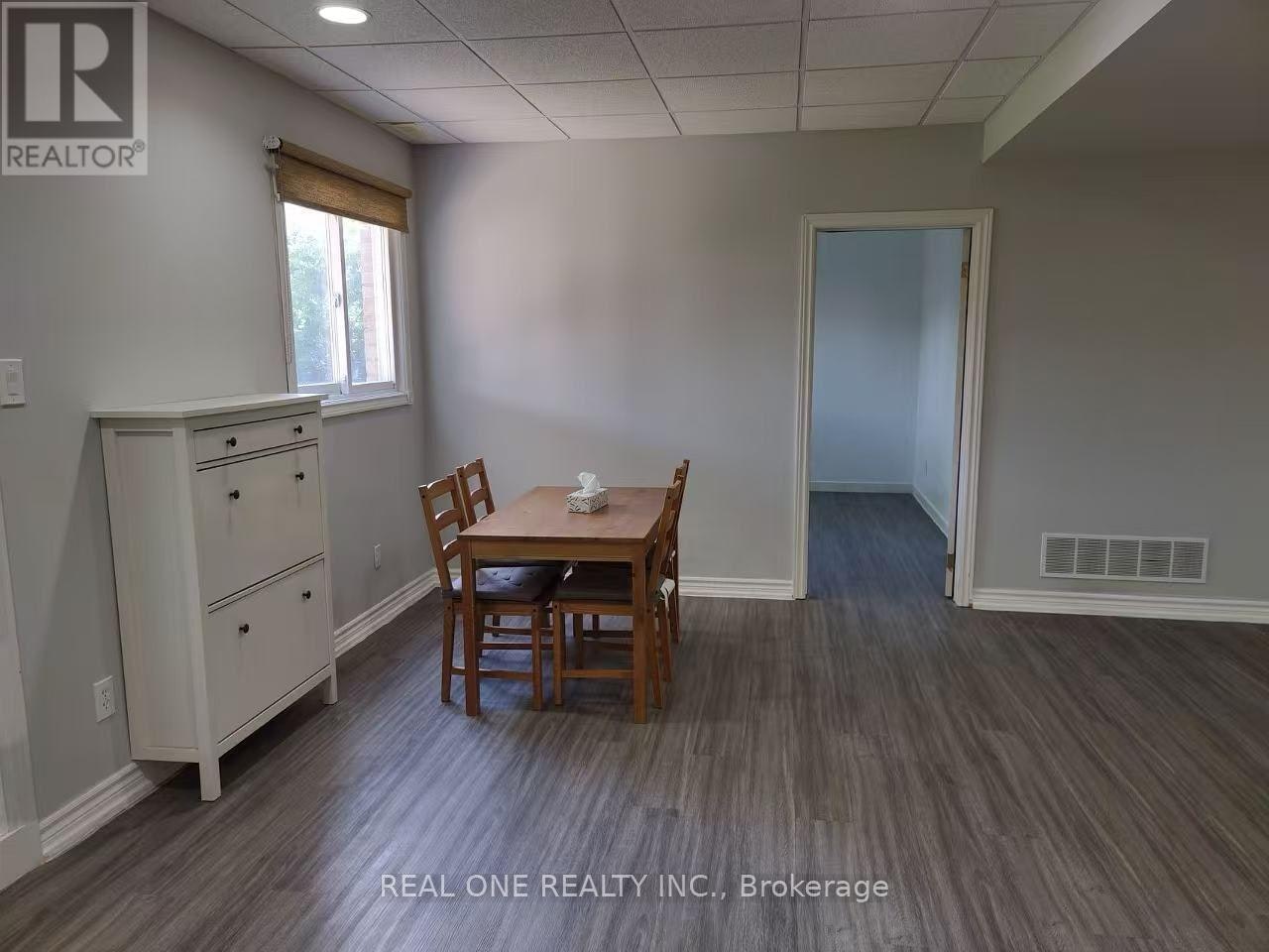 70 Closs Square, Aurora, ON, L4G 5H9 - 9