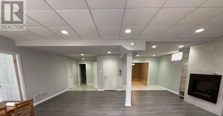 70 Closs Square, Aurora, ON, L4G 5H9 - 4