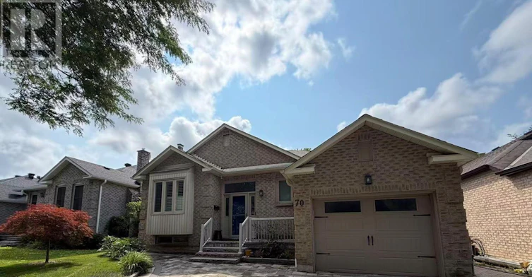 70 Closs Square, Aurora, ON, L4G 5H9