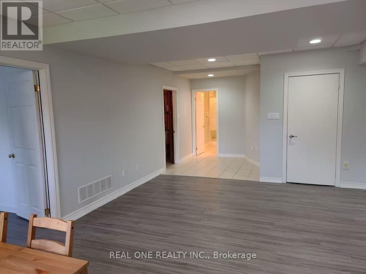 70 Closs Square, Aurora, ON, L4G 5H9 - 12