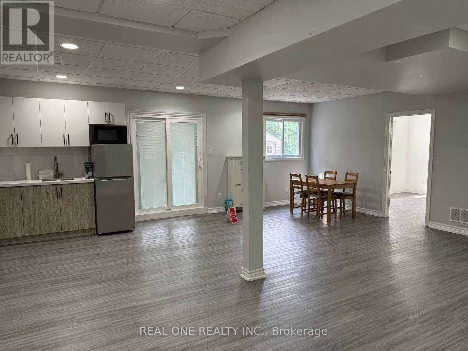 70 Closs Square, Aurora, ON, L4G 5H9 - 8