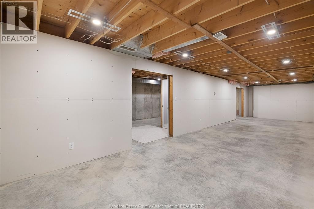 19 Malibu Drive, Leamington, ON, N8H 5G4 - 31