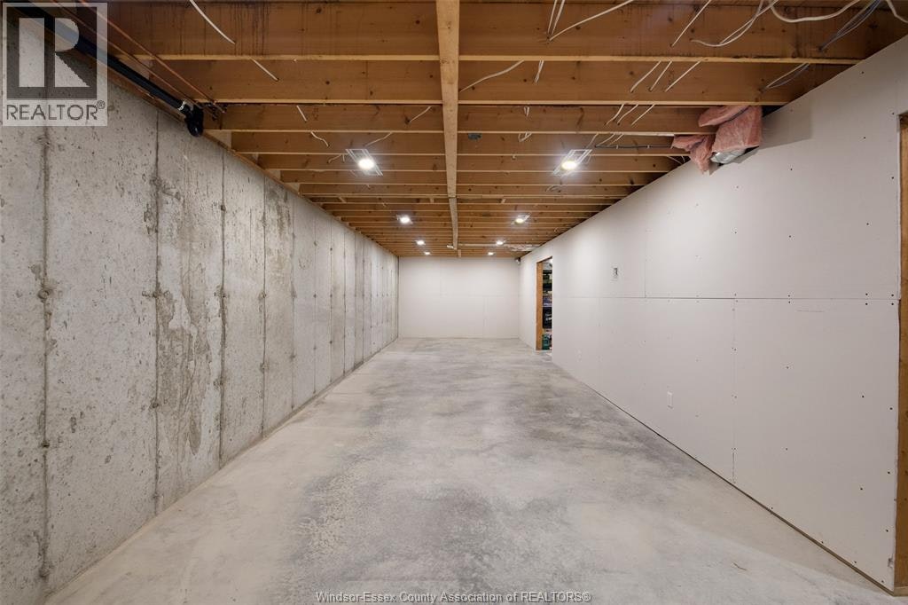 19 Malibu Drive, Leamington, ON, N8H 5G4 - 30