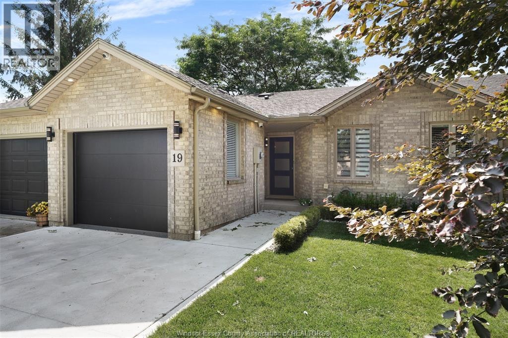 19 Malibu Drive, Leamington, ON, N8H 5G4 - 3
