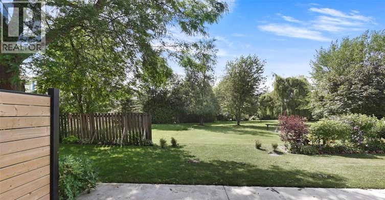 19 Malibu Drive, Leamington, ON, N8H 5G4 - 5