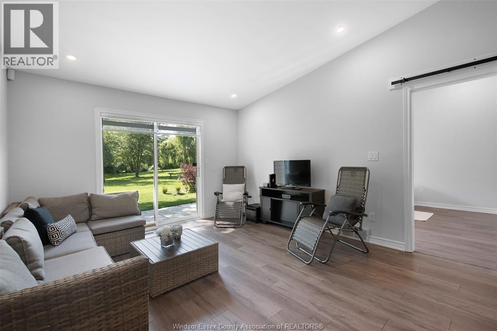 19 Malibu Drive, Leamington, ON, N8H 5G4 - 11
