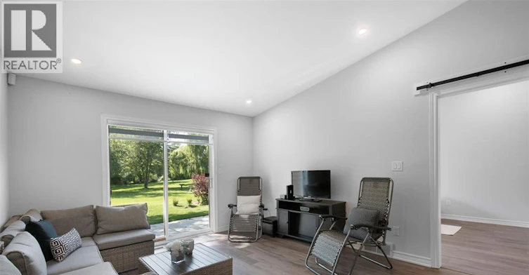 19 Malibu Drive, Leamington, ON, N8H 5G4 - 11