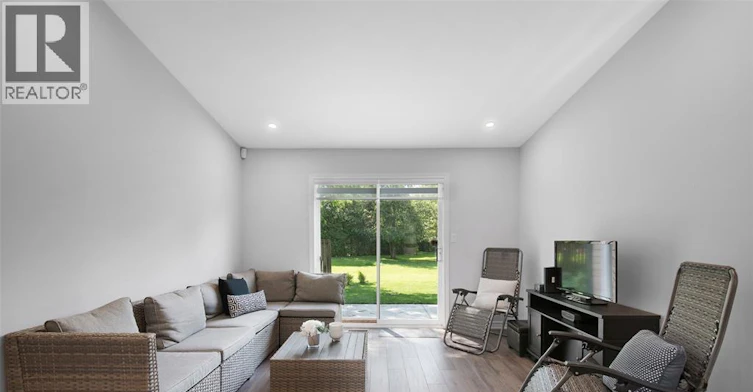 19 Malibu Drive, Leamington, ON, N8H 5G4 - 9
