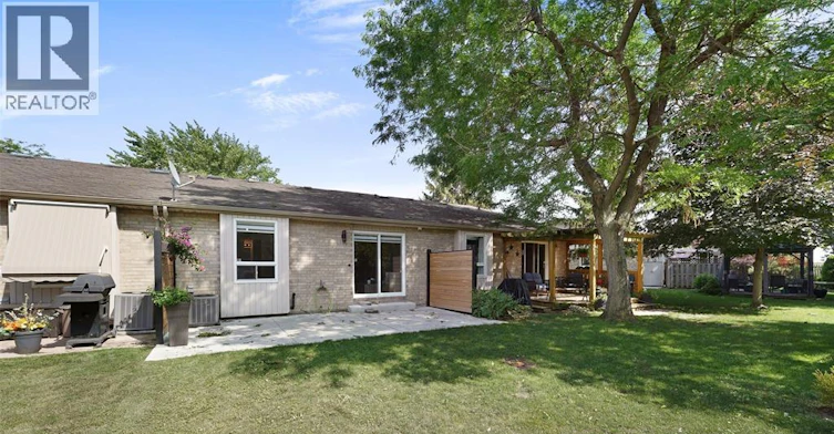 19 Malibu Drive, Leamington, ON, N8H 5G4 - 6